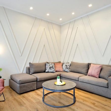 The Flirty Athens Apartment ภายนอก รูปภาพ