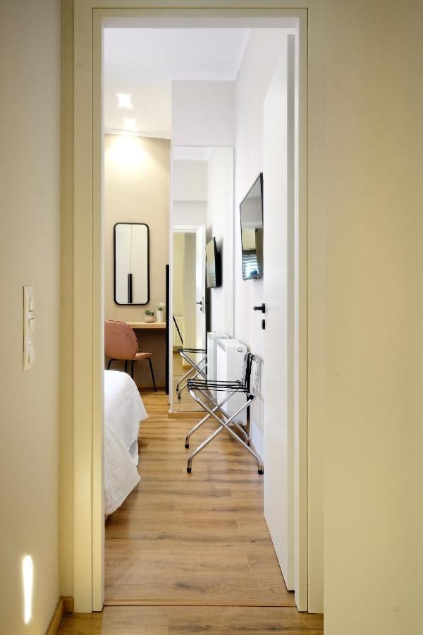 The Flirty Athens Apartment ภายนอก รูปภาพ