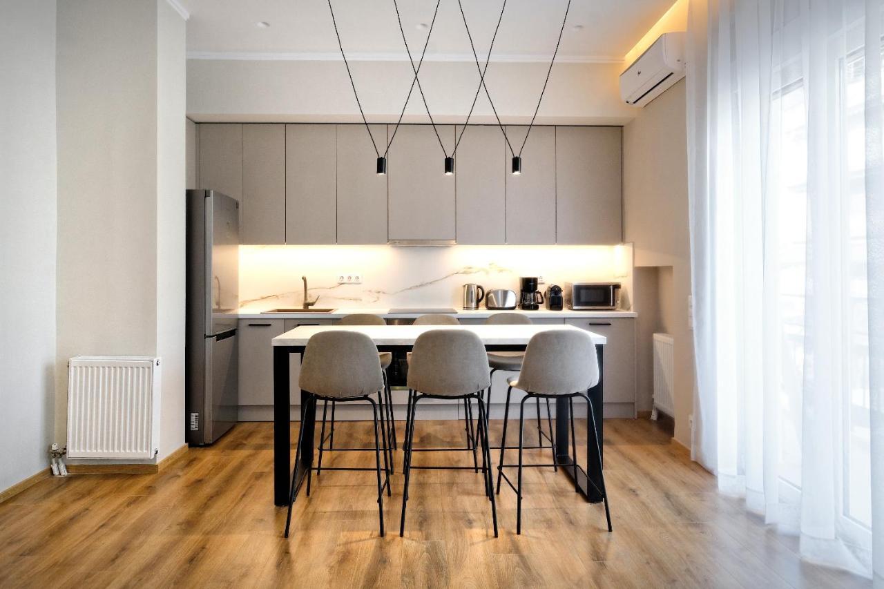 The Flirty Athens Apartment ภายนอก รูปภาพ