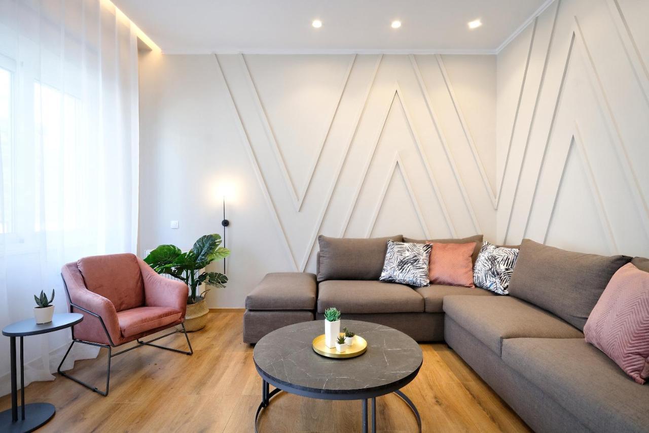 The Flirty Athens Apartment ภายนอก รูปภาพ