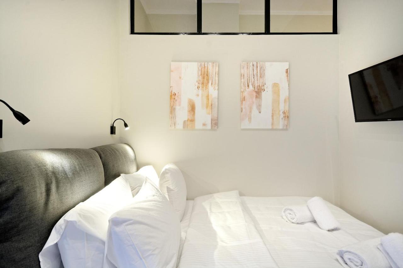 The Flirty Athens Apartment ภายนอก รูปภาพ