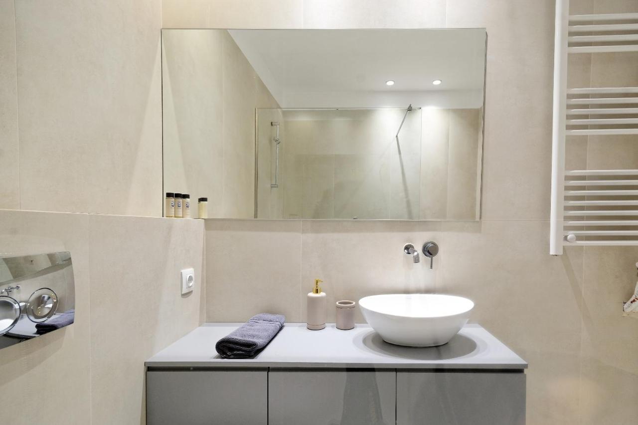 The Flirty Athens Apartment ภายนอก รูปภาพ