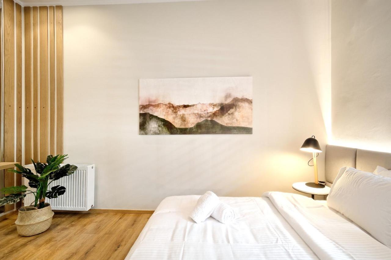 The Flirty Athens Apartment ภายนอก รูปภาพ