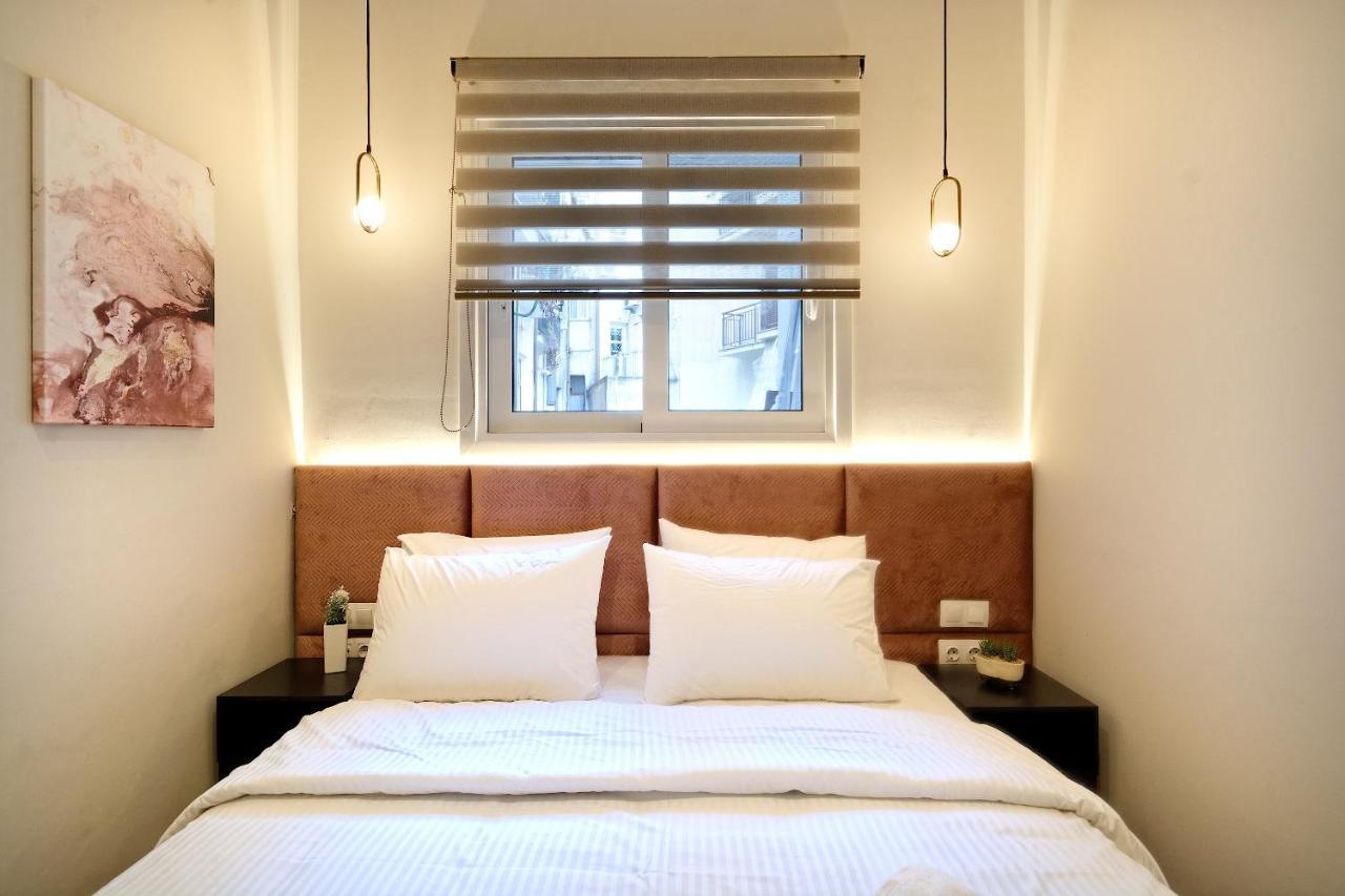 The Flirty Athens Apartment ภายนอก รูปภาพ