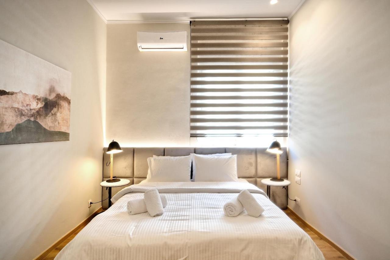 The Flirty Athens Apartment ภายนอก รูปภาพ