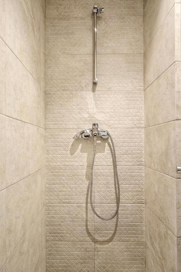 The Flirty Athens Apartment ภายนอก รูปภาพ