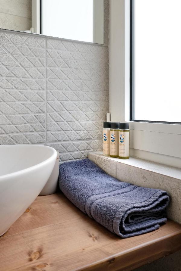 The Flirty Athens Apartment ภายนอก รูปภาพ