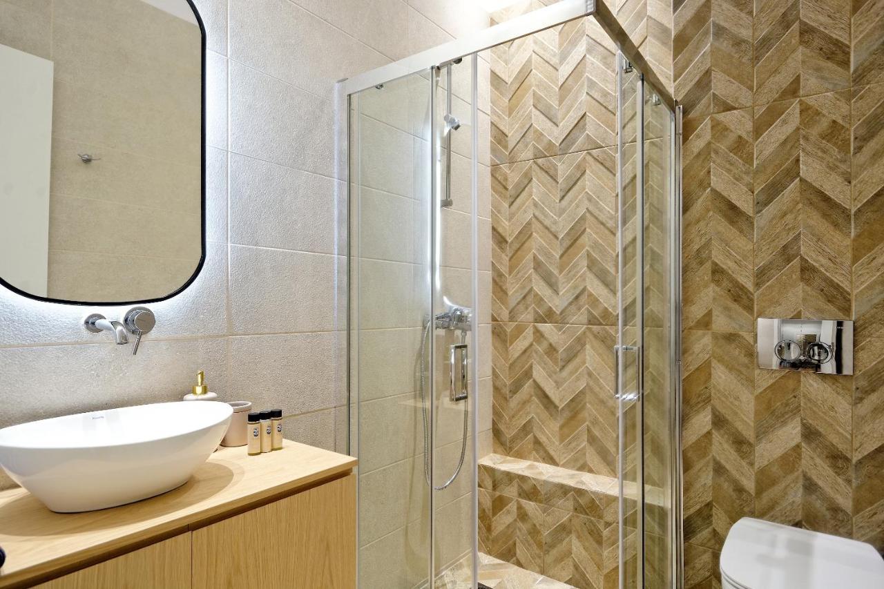 The Flirty Athens Apartment ภายนอก รูปภาพ